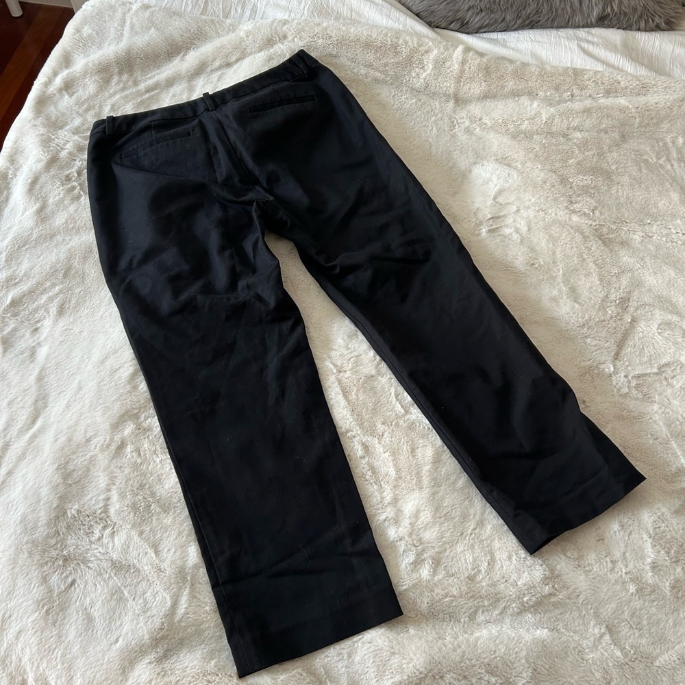 Black Low Rise Capris - Picture 8 of 9